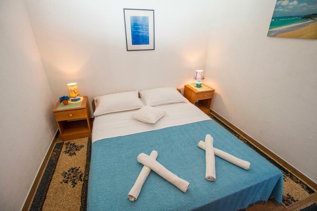 Apartments Pivac - Lokva Rogoznica Ngoại thất bức ảnh