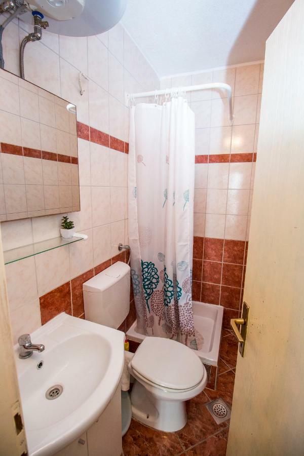 Apartments Pivac - Lokva Rogoznica Ngoại thất bức ảnh